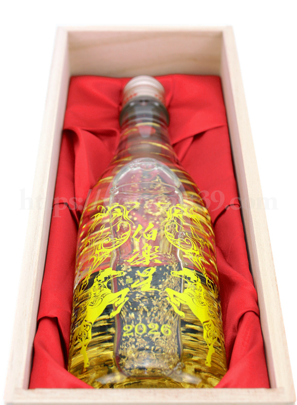 日本酒／伯楽星 金箔酒 干支ボトル 純米大吟醸 720ml ｜ 厳撰美酒 阿部酒店