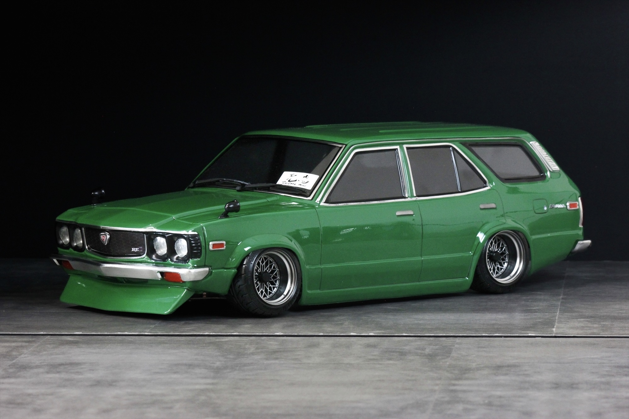 クラシックカー好き必見！MAZDA RX-3 サバンナ スポーツワゴン RCカー