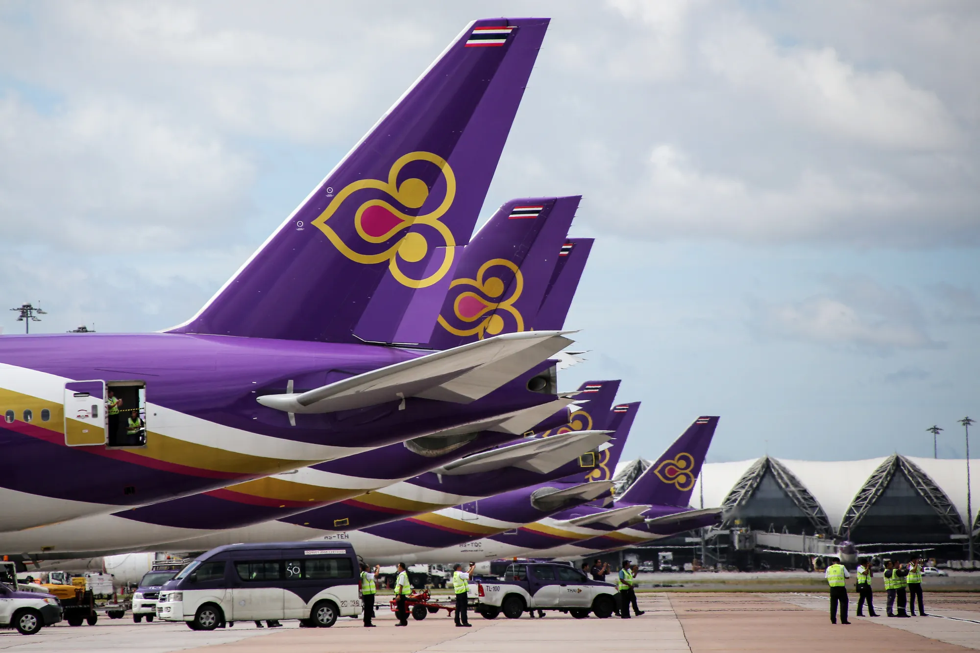 タイ国際航空、破産法の下で再建図る－事実上の経営破綻 - Bloomberg