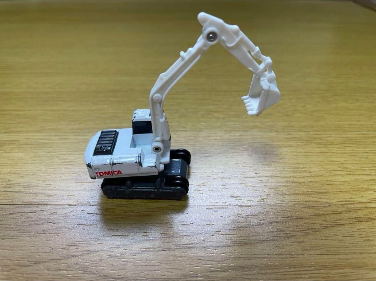 トミカ コマツ 油圧ショベル PC200 ガレオ 白 トミカ博限定カラー