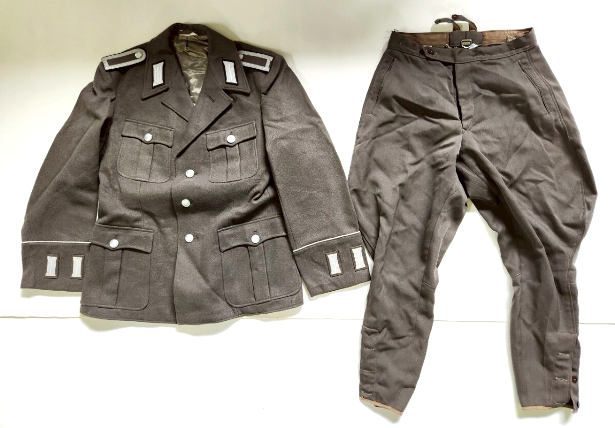 Yahoo!オークション -「東ドイツ軍」(制服) (個人装備)の落札相場