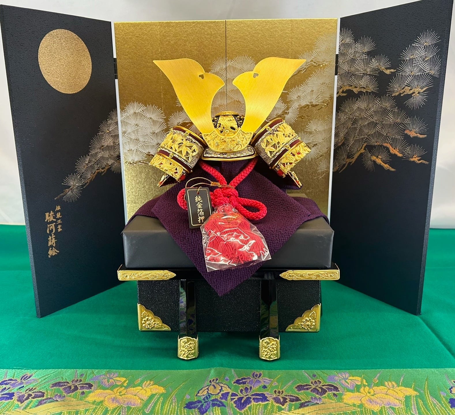 特別限定品 五月人形 8号 純金箔押し 竹雀 兜 合わせ鉢 5月4曲屏風