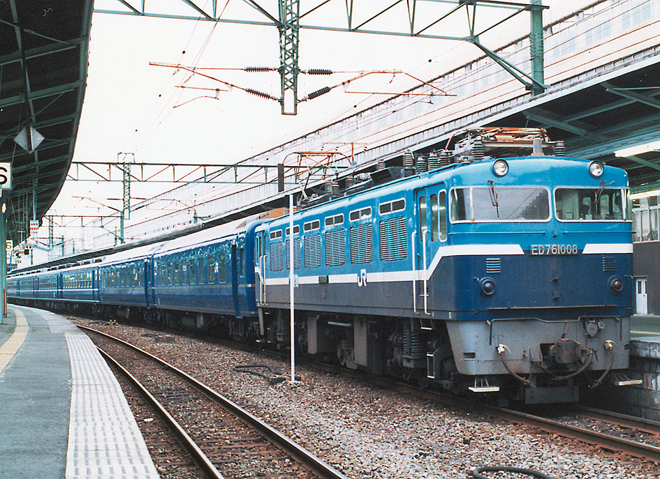 EF510 300番台の増備で置き換えが確実になった九州の赤い電機の軌跡