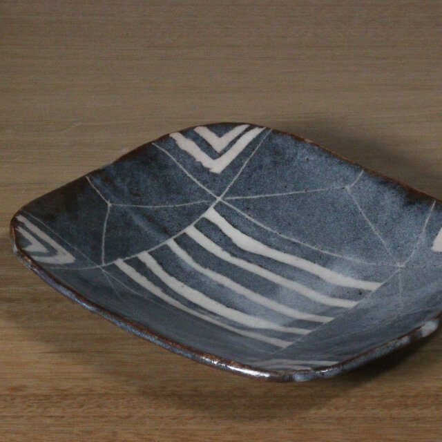 鼠志野長角皿】s304 | iichi 日々の暮らしを心地よくするハンドメイド
