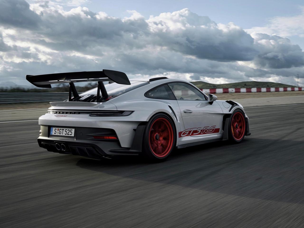 あまりにも大胆不敵な新型ポルシェ911 GT3 RSがデビュー。本当にこれで