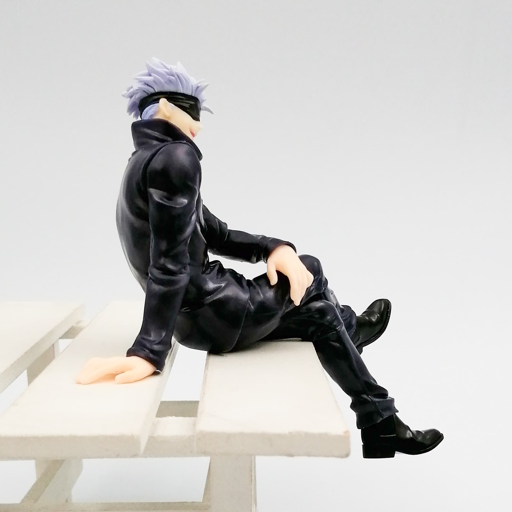 呪術廻戦』五条先生がぬーどるストッパーフィギュアに｜オンライン