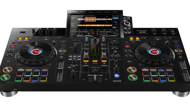 Pioneer DJが、Serato DJを使っての多彩な操作が行えるベーシックな2ch