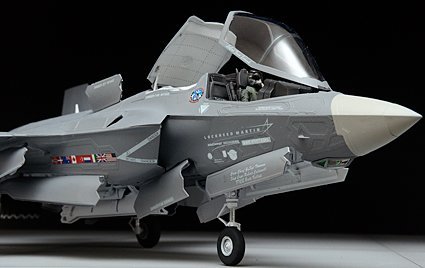Kitty Hawk F-35B Lighting II 80102 Review | Model Kits Review