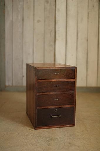 古い木製の小引き出し4段　書類棚　レターケース　古家具　古道具 木製 シャッター扉付レターケース ビンテージ アンティーク 古道具