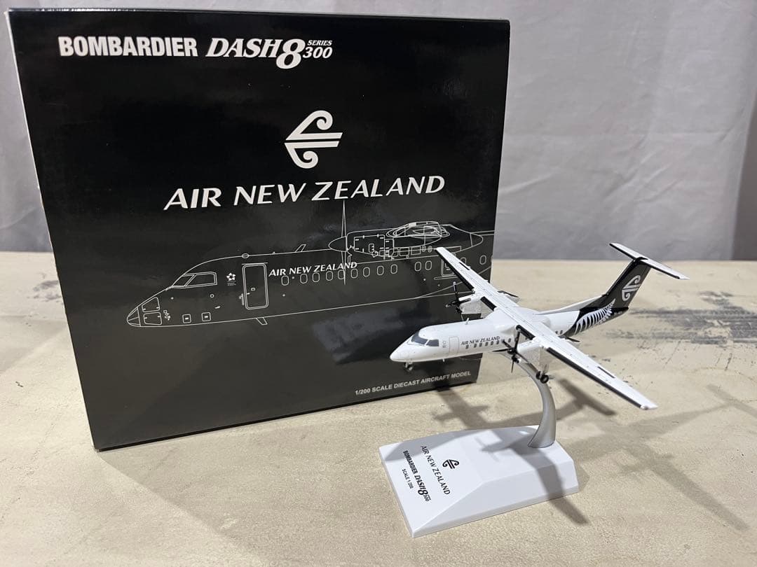 航空機・ヘリコプター BOMBARDIER DASH 8 Q300 AIR NEW ZEALAND Inside Air New Zealand's World-Leading Dash 8-Q300 Operations