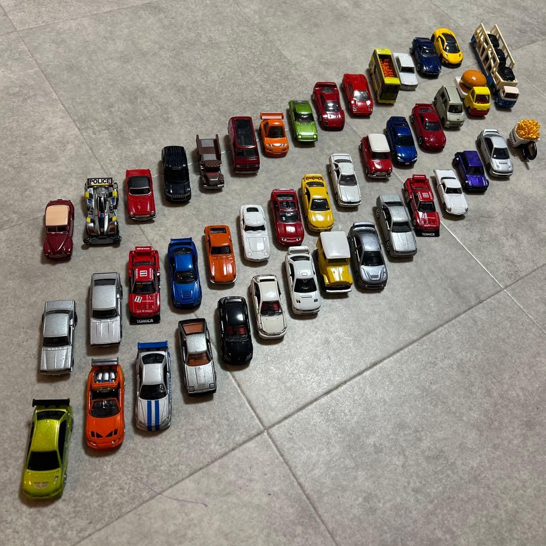 まとめ売りミニカー47台と駐車場・道路セット ミニカー マット 道路 1/64 ミニカー用 パーキングマット 海ほたる Z1