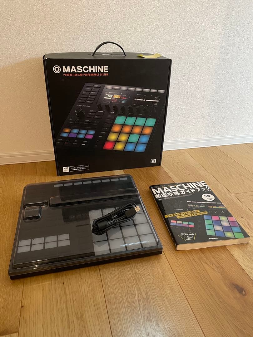 Native Instruments MASCHINE MK3(IDあり) Native Instruments Maschine MK3 at Gear4music