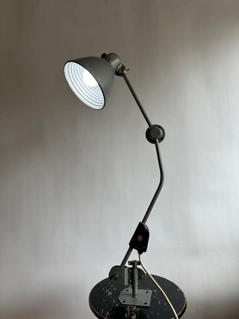 バウハウス50‘s industrial table rampアーム式照明ドイツ Amazon.co.jp : デスクライト 工業系ランプ バウハウス時代 名作
