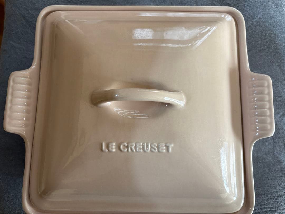 LE CREUSET ベージュ スクエアキャセロール皿 11.43 1077002294064674_01_0491w.jpeg