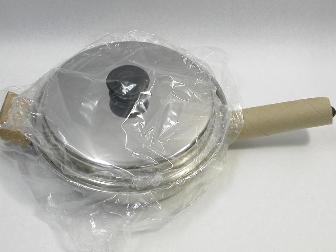 アムウェイ 大フライパン 未使用品 料理本とスクラブバッズ1個付き IH対応品 アムウェイ 中フライパン 未使用品 料理本とスクラブバッズ1個付き IH