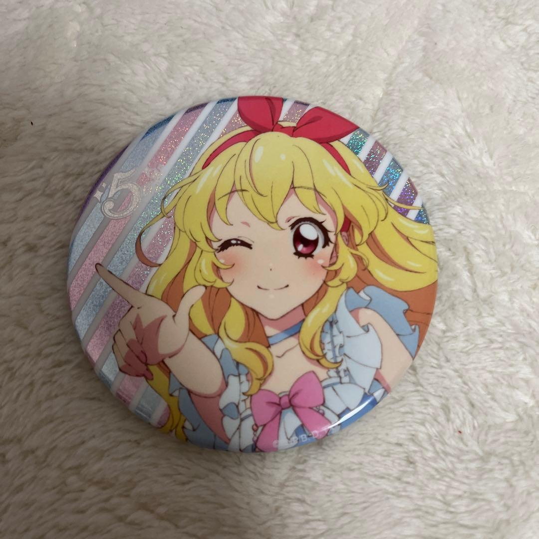 アイカツ 5th フェス　グリッター缶バッジ 星宮いちご 再販】星宮いちご スタッフジャンパーver. ホロ缶バッジ | アイカツ